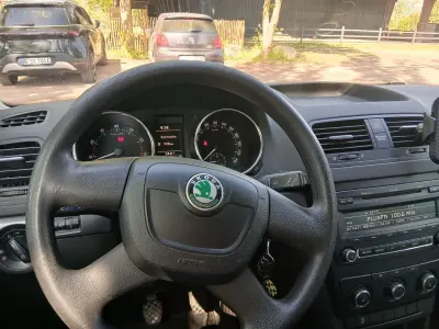 Gebraucht Skoda Yeti 105 PS (77 kW) 2011 Grau SUV