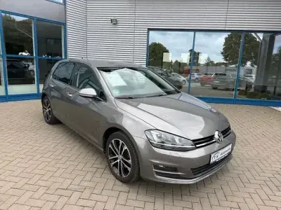 Gebraucht VW Golf VII Allstar 125 PS (91 kW) 2016 Andere Limousine