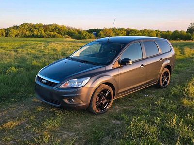 Usata Ford Focus 109 CV (80 kW) 2010 Andere farben Station wagon