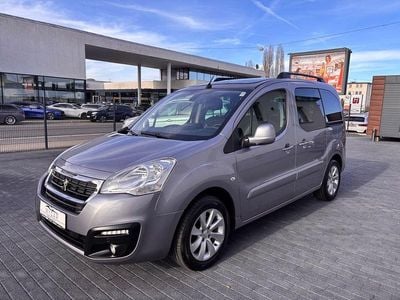 Usado Peugeot Partner Tepee Allure 110 CV (80 kW) 2017 Gris Monovolumen