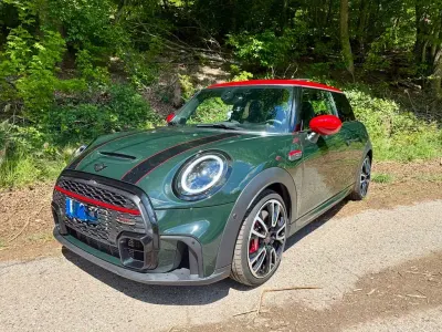 Gebraucht Mini John Cooper Works 231 PS (169 kW) 2023 Grün Kleinwagen