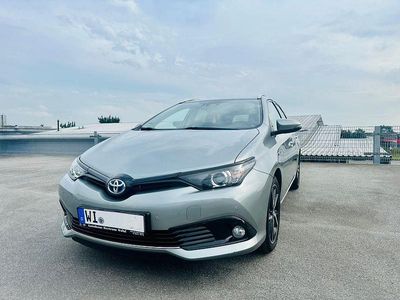 Toyota Auris Touring Sports