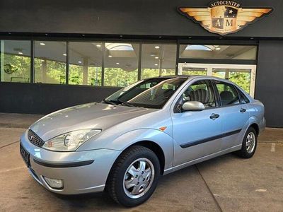 Gebraucht Ford Focus Futura 101 PS (74 kW) 2004 Cosmicsilber metallic (metallic) Limousine