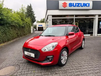Gebraucht Suzuki Swift Comfort 90 PS (66 kW) 2017 Rot Kleinwagen