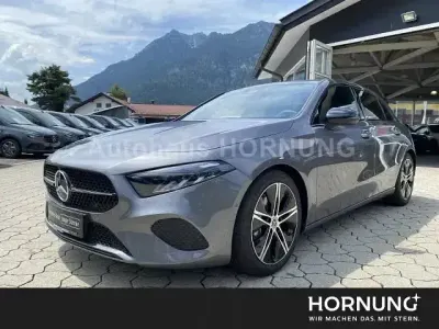Gebraucht Mercedes A200 Progressive 163 PS (119 kW) 2026 Grau