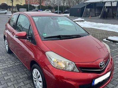 Rot Gebraucht 2012 Toyota Yaris Cool Kleinwagen | 5.700 € (Fairer Preis)