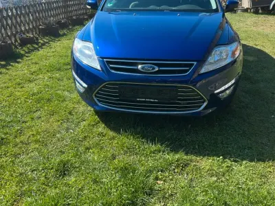 Gebraucht Ford Mondeo 140 PS (102 kW) 2014 Blau Kombi