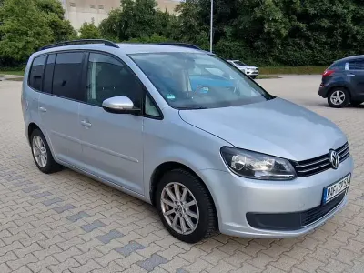 Gebraucht VW Touran Comfortline 140 PS (102 kW) 2013 Grau Van / Kleinbus