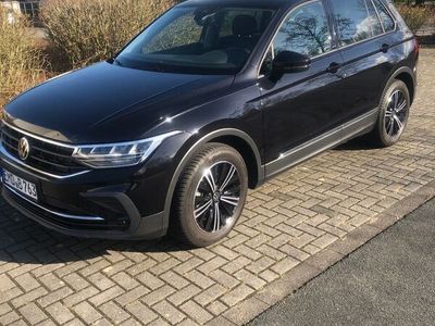 gebraucht VW Tiguan 2.0 TDI SCR DSG ACTIVE ACTIVE