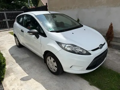 Gebraucht Ford Fiesta 60 PS (44 kW) 2009 Weiß Kleinwagen