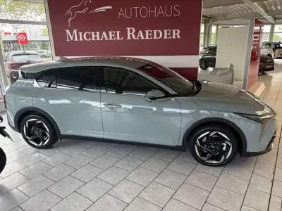 Neu Kia K4 Spirit 150 PS (110 kW) 2026 Stahlgrau metallic Limousine