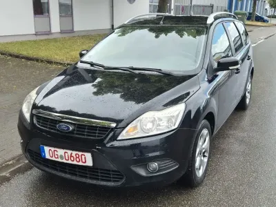 Gebraucht Ford Focus Viva 101 PS (74 kW) 2010 Schwarz Limousine