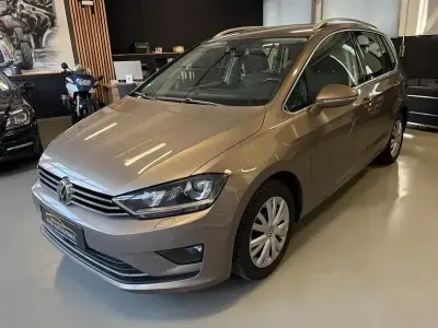 Gebraucht VW Golf Sportsvan Highline 125 PS (91 kW) 2014 Gold Van / Kleinbus
