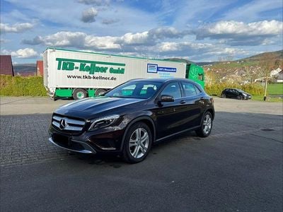 Gebraucht Mercedes GLA220 170 PS (125 kW) 2015 Braun SUV