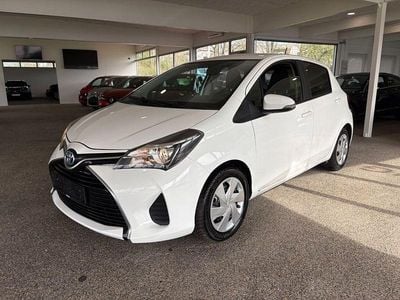 Usado Toyota Yaris Hybrid 2017 Blanco Van