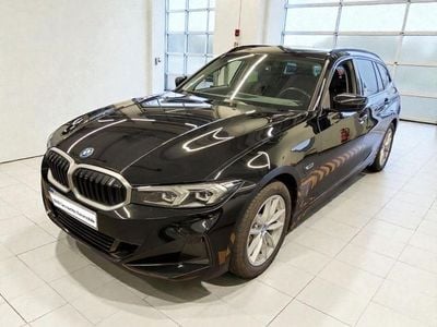 Schwarz Gebraucht 2023 BMW 320e Sport Line Limousine | 21.799 € (Superpreis)