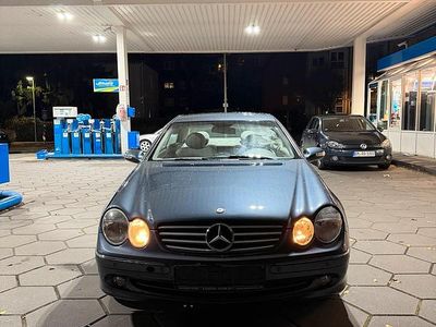 Blau Gebraucht 2003 Mercedes CLK200 Coupé | 2.900 €