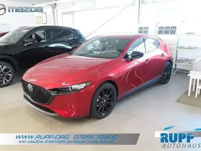 Neu Mazda 3 Homura-Line 140 PS (102 kW) 2026 Soul red crystal m Limousine