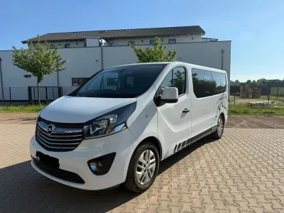 Gebraucht Opel Vivaro 145 PS (106 kW) 2017 Weiß Van / Kleinbus