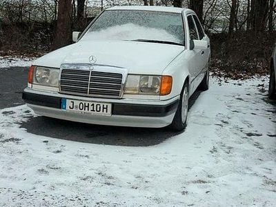 Weiß Gebraucht 1990 Mercedes 200 Limousine | 3.800 €