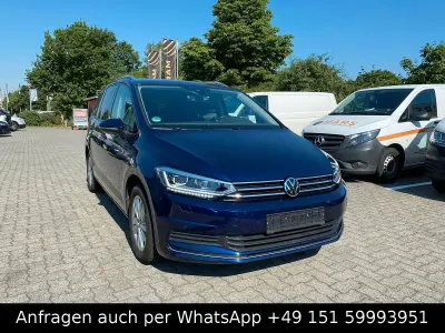 Gebraucht VW Touran Active 150 PS (110 kW) 2022 Blau Van / Kleinbus