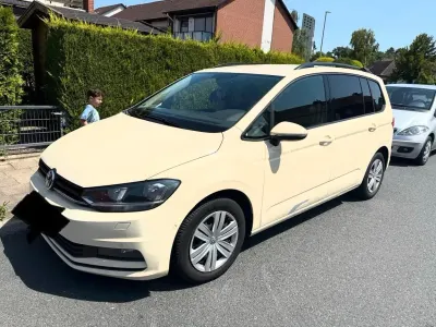 Gebraucht VW Touran 150 PS (110 kW) 2018 Gelb Van / Kleinbus