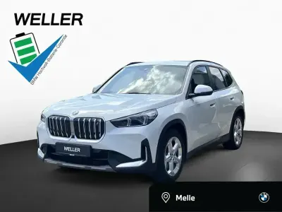 Gebraucht BMW iX1 Comfort Edition 225 kW (306 PS) 2023 Mineralweiß (weiß) SUV