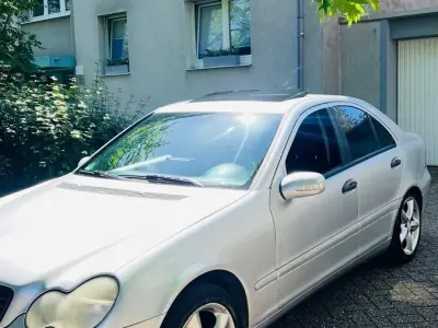 Gebraucht Mercedes C180 143 PS (105 kW) 2003 Silber Limousine