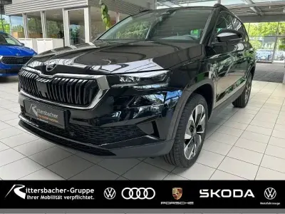 Neu Skoda Karoq Tour 150 PS (110 kW) 2026 Schwarz SUV