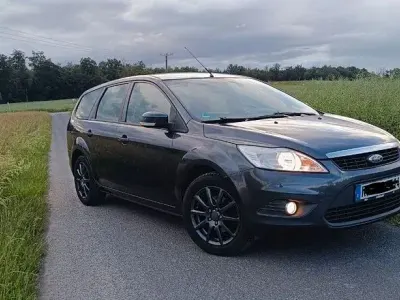 Gebraucht Ford Focus 80 PS (58 kW) 2010 Grau Limousine