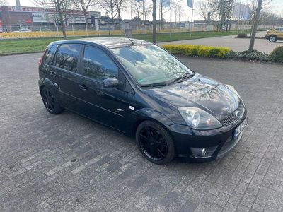 Second-hand Ford Fiesta 69 CP (50 kW) 2005 Negru Hatchback