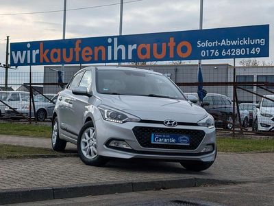 Gebraucht Hyundai i20 Passion 84 PS (61 kW) 2016 Silber Kleinwagen