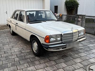 Usata Mercedes 230 109 CV (80 kW) 1979 Bianco Berlina