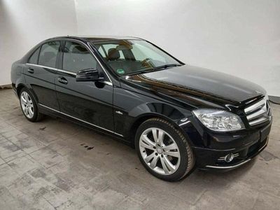 Gebraucht Mercedes C180 156 PS (114 kW) 2010 Obsidianschwarz (metallic) Limousine