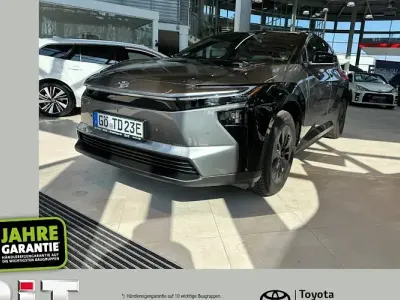 Gebraucht Toyota bZ4X Lounge 252 kW (343 PS) 2026 Precious metal (1l5)/ attitude SUV