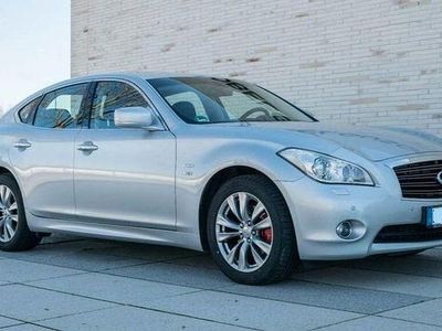 Silber Gebraucht 2013 Infiniti Q70 Limousine | 10.999 €