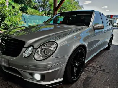 Gebraucht Mercedes E320 224 PS (164 kW) 2002 Silber Limousine