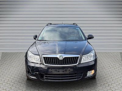 Gebraucht Skoda Octavia Ambiente 160 PS (117 kW) 2010 Schwarz Kombi