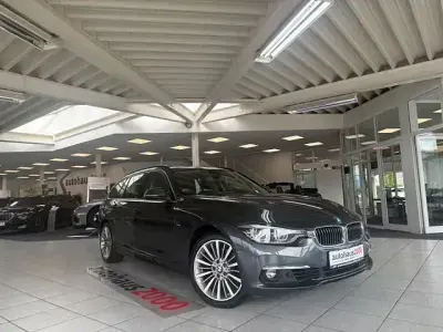 Gebraucht BMW 330 Luxury Line 252 PS (185 kW) 2018 Grau Limousine