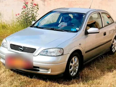 Gebraucht Opel Astra 101 PS (74 kW) 2001 Silber Coupé
