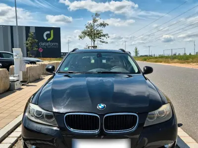 Gebraucht BMW 318 143 PS (105 kW) 2011 Schwarz Kombi