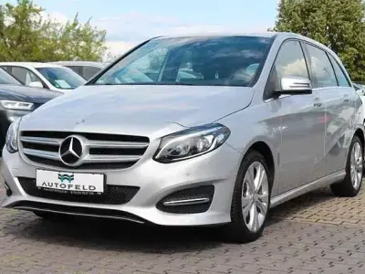Gebraucht Mercedes B200 Urban 156 PS (114 kW) 2016 Silber Kleinwagen