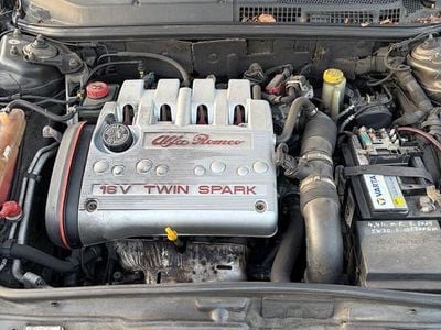 Usata Alfa Romeo 147 Distinctive 105 CV (77 kW) 2006 Nero Utilitaria