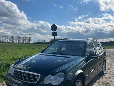 Usata Mercedes 200 116 CV (85 kW) 2001 Verde Berlina