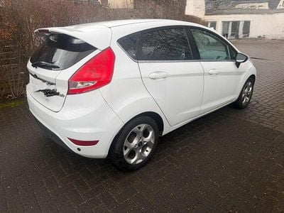 Gebraucht Ford Fiesta 120 PS (88 kW) 2009 Weiß Kleinwagen