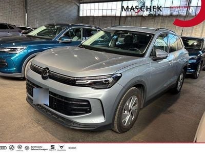 Gebraucht VW Tiguan Life 150 PS (110 kW) 2025 Oyster silver metallic SUV
