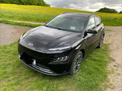 Gebraucht Hyundai Kona 100 kW (136 PS) 2022 Schwarz SUV