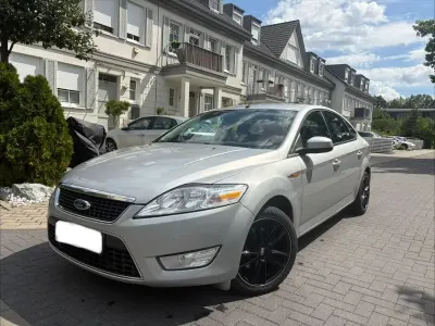 Gebraucht Ford Mondeo 160 PS (117 kW) 2010 Silber Limousine