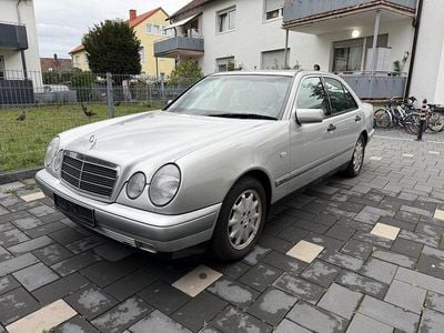 Mercedes E280
