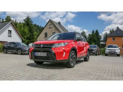 Gebraucht Suzuki Vitara Comfort 107 PS (78 kW) 2025 Bright/cosmic black pearl (metallic) SUV